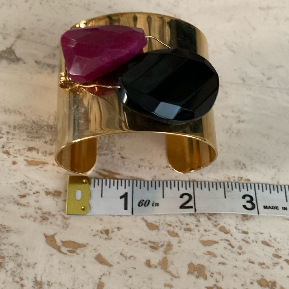 Cuff - Picture 7 of 9